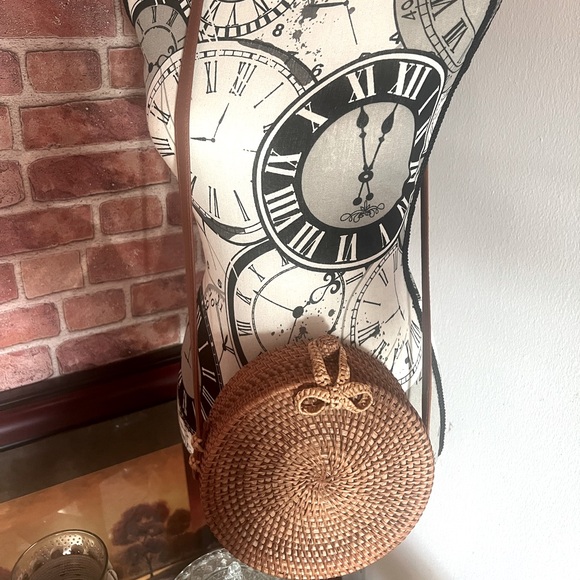 Cross body Straw woven purse - Picture 3 of 7